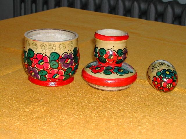 AC15-2. Unusual Polkhov Egg Cup - Open