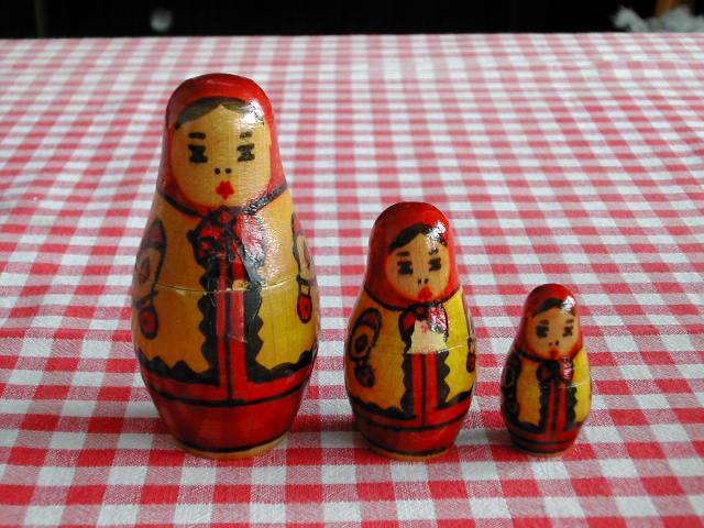 AX34A. Little Old Red Ukrainian Set 3.5" 3n