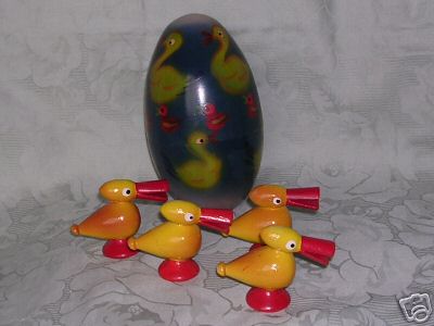 BA42. Rare Polish egg with ducks 6"