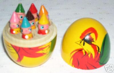 DC23. Japan 1960's Rooster Egg with clowns 2.5"