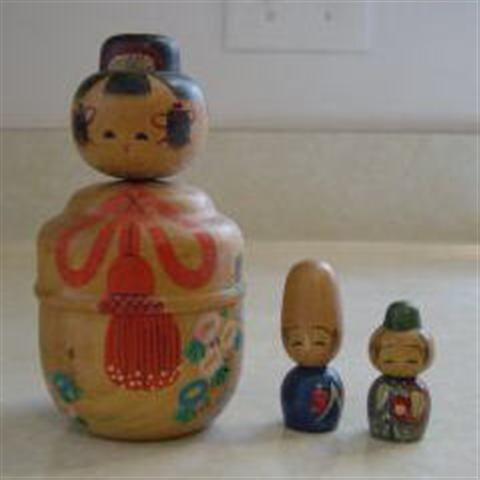 DC85. Unusual Bobble Head Kokeshi 5.25" 3pc