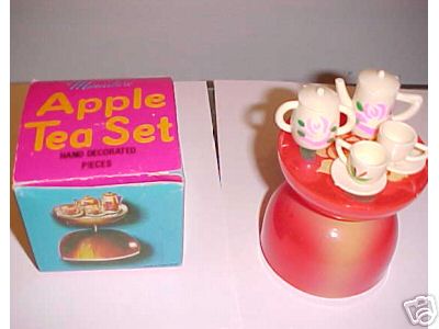 DE07. Hong Kong - Rare Apple Tea Set 2.5"
