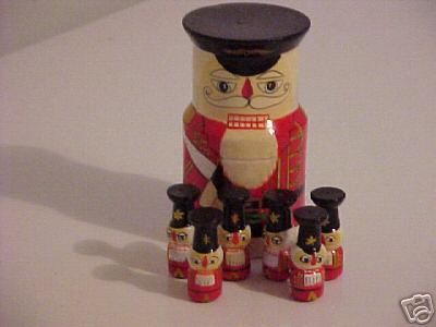 DJ18. China Nutcracker counting set 5.5" 7pc