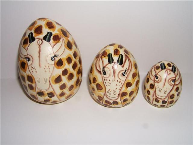 DJ52. Pier 1 - Giraffe Nesting Doll 3n 3.75"