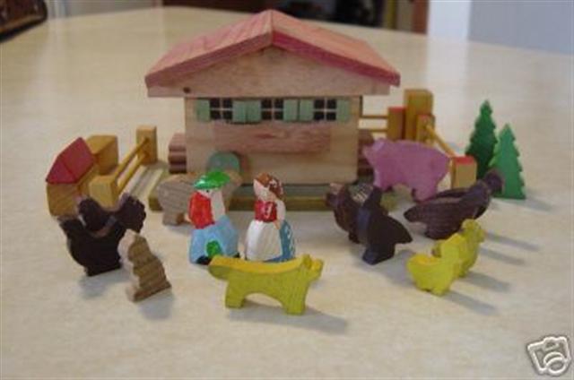 FE07. Italian - Nesting House 4.5" 25 pc