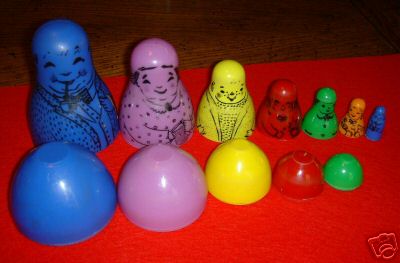 FG05. Old Plastic nesting dolls 5.5" 7n