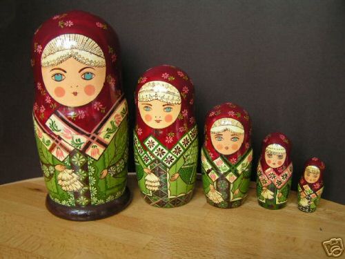 JA40. St. Petersburg Red and Green Art Doll 8” 5n