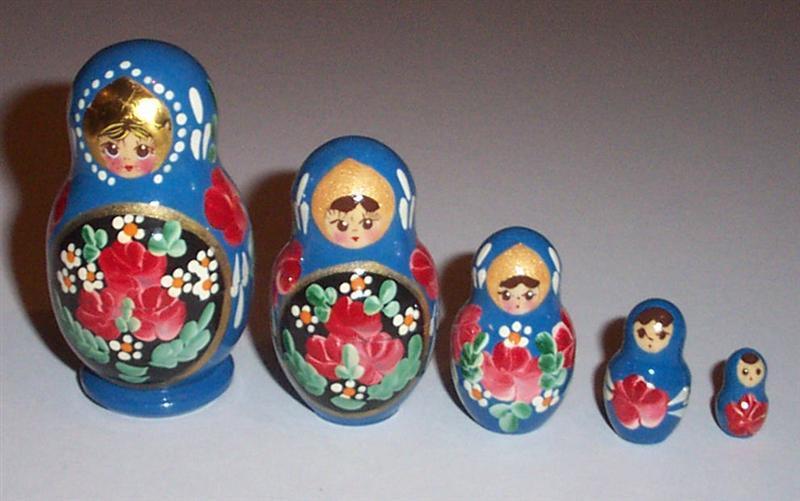 MA14. Small Blue maidens, gold leaf 5 nest 3.5" MA14. Small Blue maidens, gold leaf 5 nest 3.5"