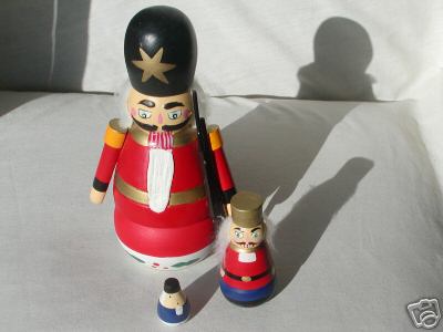 MC17. Nesting Soldier Nutcrackers 7" 3n MC17. Nesting Soldier Nutcrackers 7" 3n