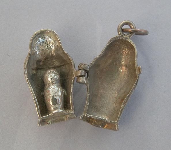 PB13-2. English Silver - Russian Doll Charm 1" (Open)