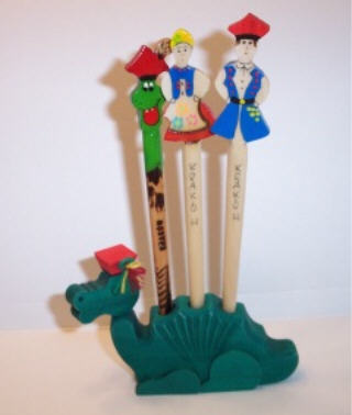 PJ06C.  Krakow Dragon Pen Holder