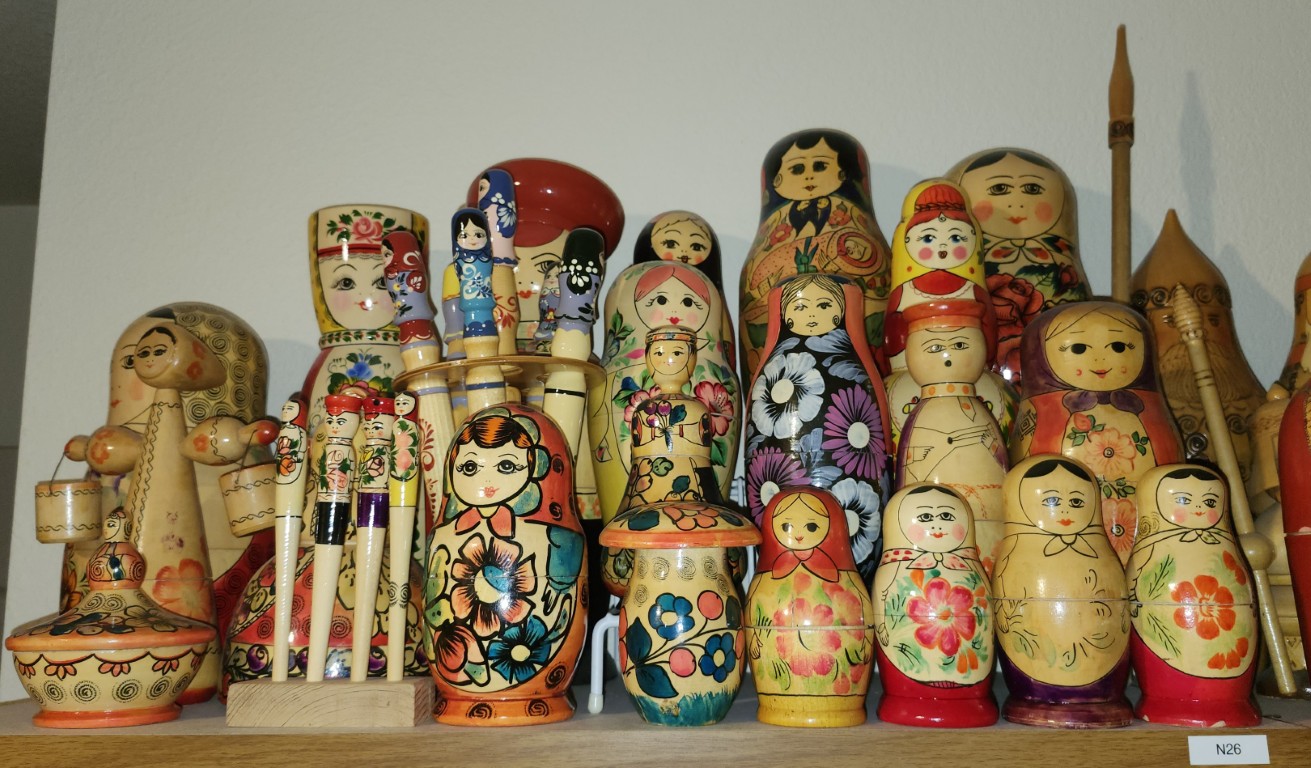 Shelf-A0. Tall Russian Dolls