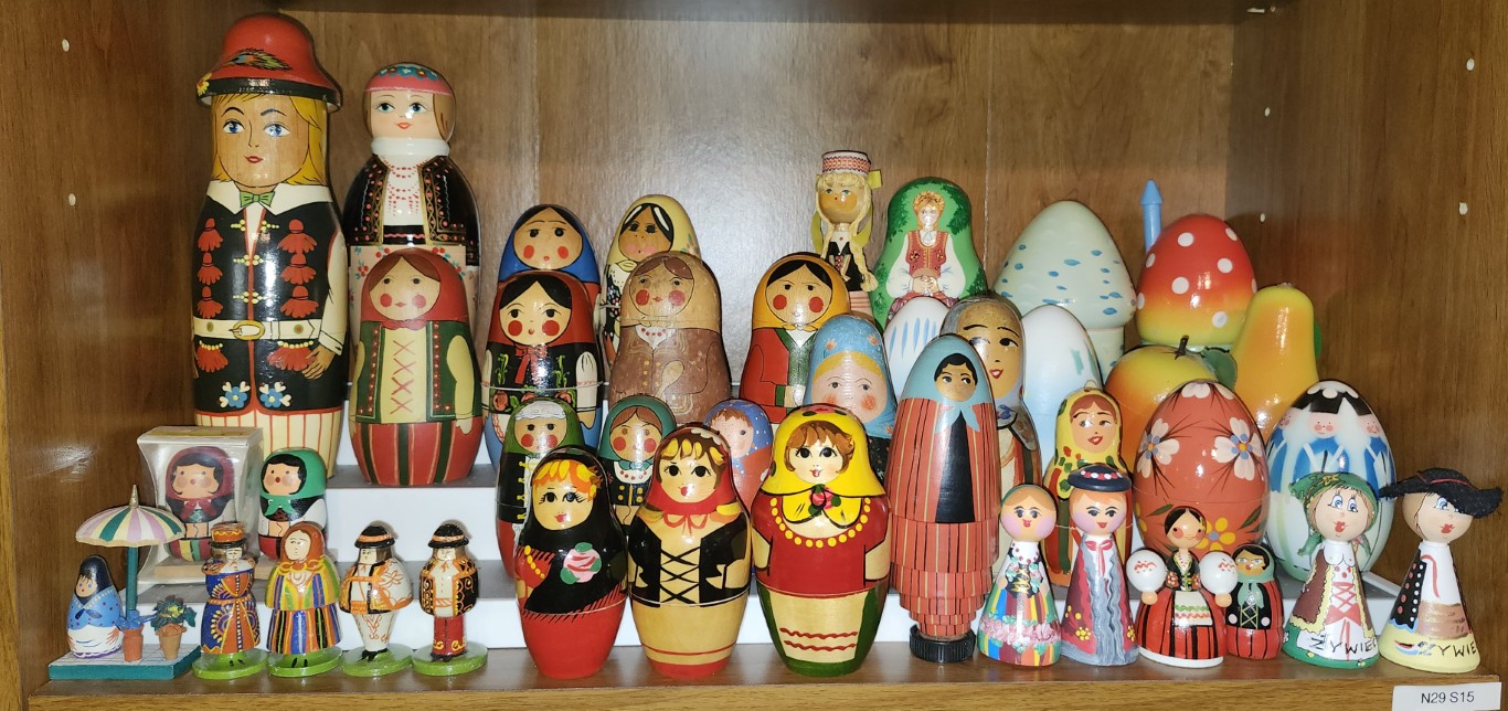 Shelf-E2. More Poland dolls