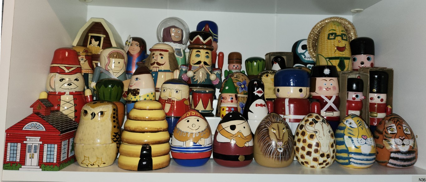 Shelf-H1. Chinese catalogs sets, Pier One